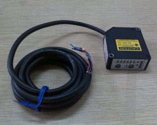 CHT-CD33-250(進(jìn)口，距離100~400mm, 誤差<=900um, 測量頻率120HZ)